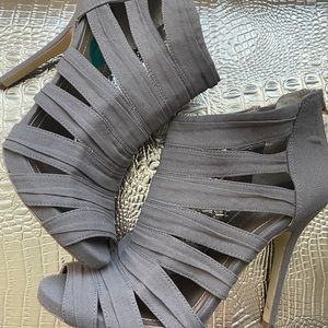 Brand new BCBG booties ( taupe color)